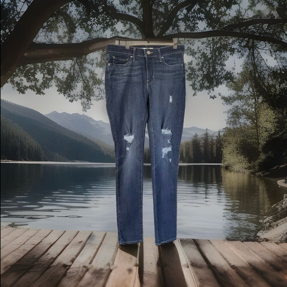 Levi Strauss Jeans 711 Skinny Size 28 30x29 Distressed Women’s Jeans Stretchy
